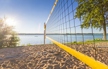 Beachvolleyball am See