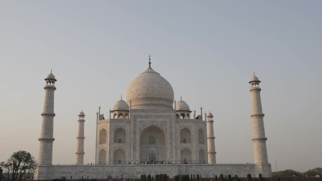 WS PAN Taj Mahal under Blue Sky / Agra, India
