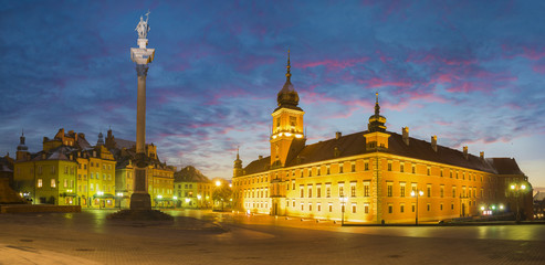 Naklejka na ściany i meble Royal Castle and Sigismund's Column in Warsaw old town