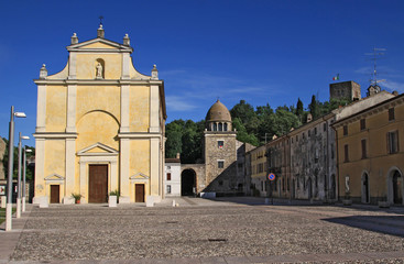 Solferino, piazza Castello