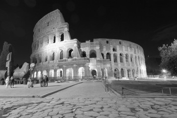 Fototapeta na wymiar Colosseum by night