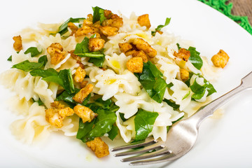 Pasta with Arugula and Chicken