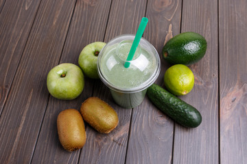 smoothies with apples, kiwi, lime, cucumber and avocado