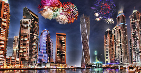 Fototapeta premium New Year fireworks display in Dubai Marina, UAE