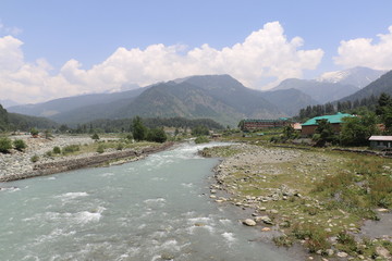 Fototapeta na wymiar Liddar River, Pahalgam