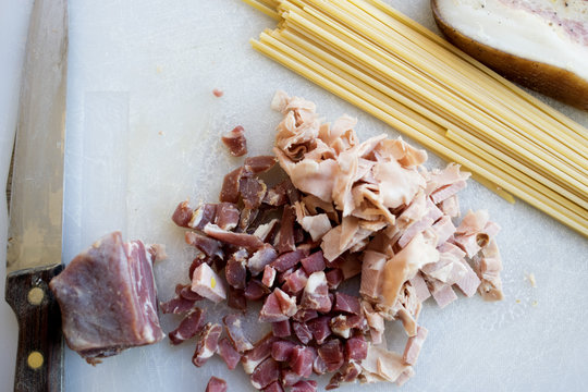 ingredients to prepare amatriciana pasta