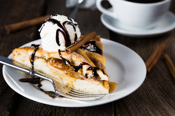 Pie with apples and ice cream