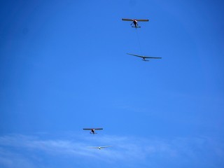 Буксировка планеров.-Towing gliders.
