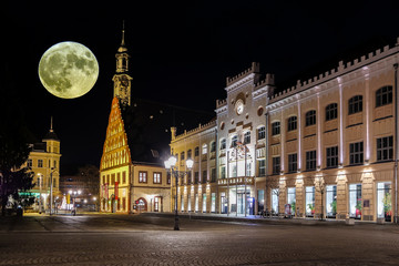 Obraz premium Zwickau Hauptmarkt mit Supermond