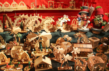 크리스마스 장식품과 장난감