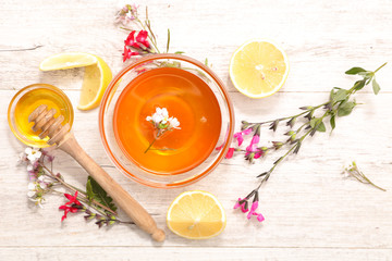 honey with flower and lemon