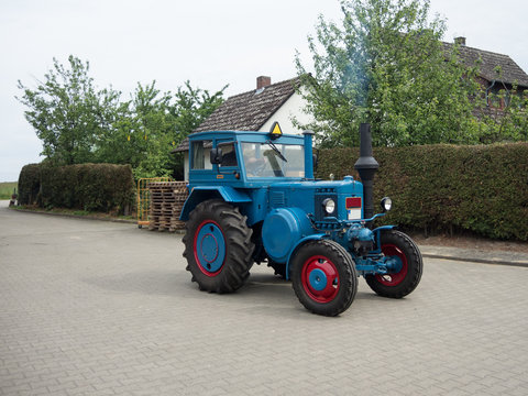Historischer Traktor Zugmaschine Lanz Oldtimer