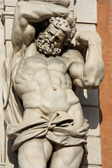 Atlante colossal d'un palais à Bologne, Italie