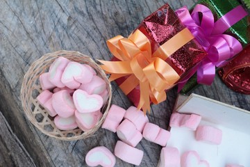 Celebrate Christmas decoration with pink heart marshmallow.