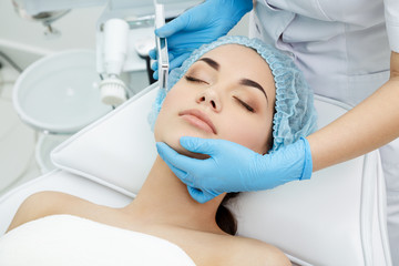 Procedure of ultrasonic cleaning of face