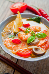 tom yum goong nam khon (ต้มยำกุ้งน้ำข