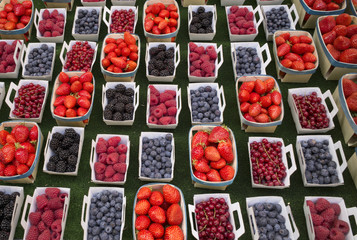 Beerenfrüchte auf einem Markt