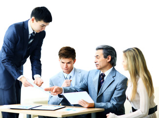 Fototapeta premium business team discussing working papers at the Desk in the office