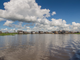  Floating houses