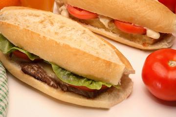 Bocadillo con carne, Bocadillo con tortilla