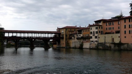 River town / Città lungo il fiume