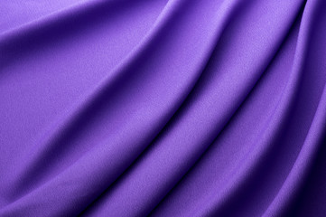 濃い紫色の布ドレープ