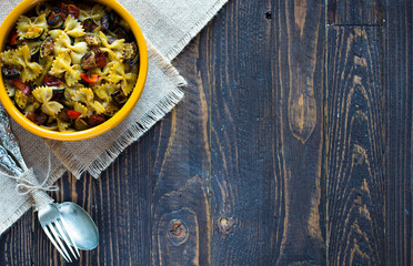 Italian pasta with vegetables