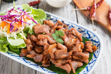 Deep fried pork with garlic and salt with Spicy Dipping Sauce