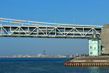 Obraz premium 明石海峡大橋と移情閣