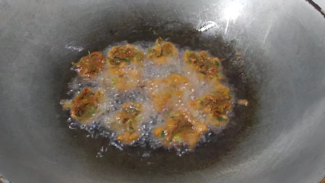Fried shrimp in hot Tucker
