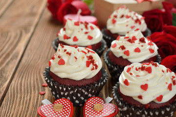 Sweet romantic cupcakes for Valentine's Day