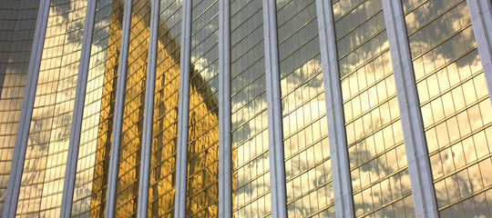 Building avec reflets or © Brad Pict