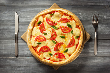 margarita pizza at wood