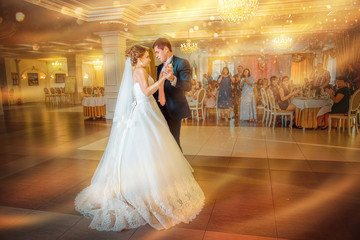 first dance of the newlyweds.
