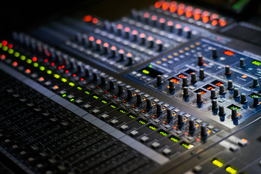 Maximize Your Music Production with the Ultimate Equipment List for All Budgets