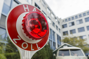 Halt - Zollkontrolle 1