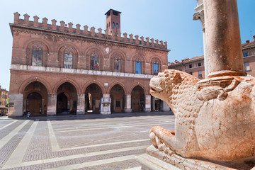 CREMONA, ITALY - MAY 24, 2016: The lions in front of The Cathedral Assumption of the Blessed Virgin Mary and Palazzo Coumnale.