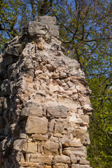 historische Mauerreste einer Burganlage