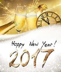 Neujahrskarte mit Sekt und Uhr