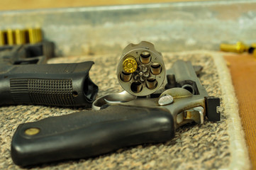 Obraz premium Gun and bullets#2