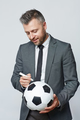 Autograph on ball