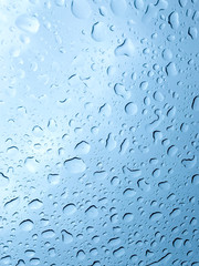 Tropfen Wasser auf Scheibe