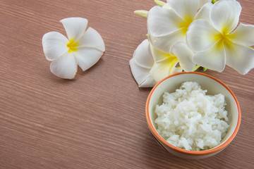 Fototapeta na wymiar Bowl of white rice,Grain white rice in a bowl