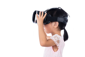 Asian Chinese little girl experiencing virtual reality
