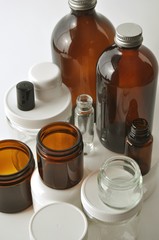 Laboratory, medical and cosmetic jars and bottles