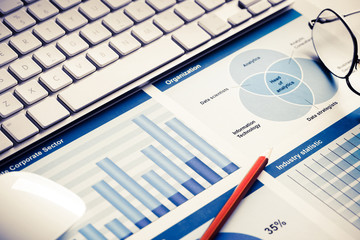 Fototapeta premium Preparing average sales report