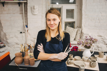 Pottery master in the potter class