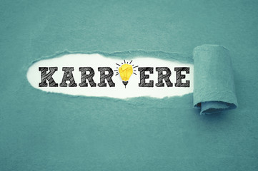 Abgerissenes Papier mit Karriere