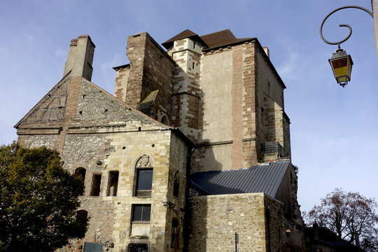 Chateau des Ducs de Bourbon donjon La mal coiff&eacute;e