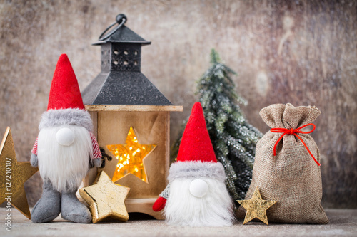 &quot;Christmas gnome und santa hat. Christmas pattern. Background on&quot; Stock